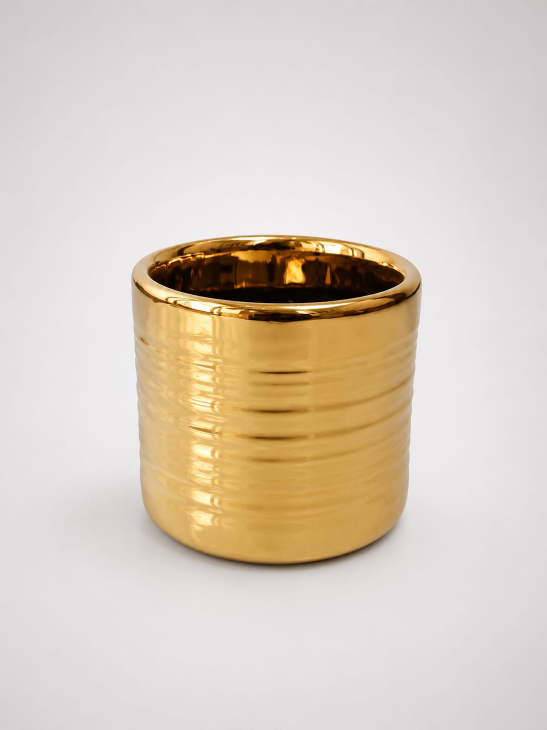 Round Shape Medium Gold Pot