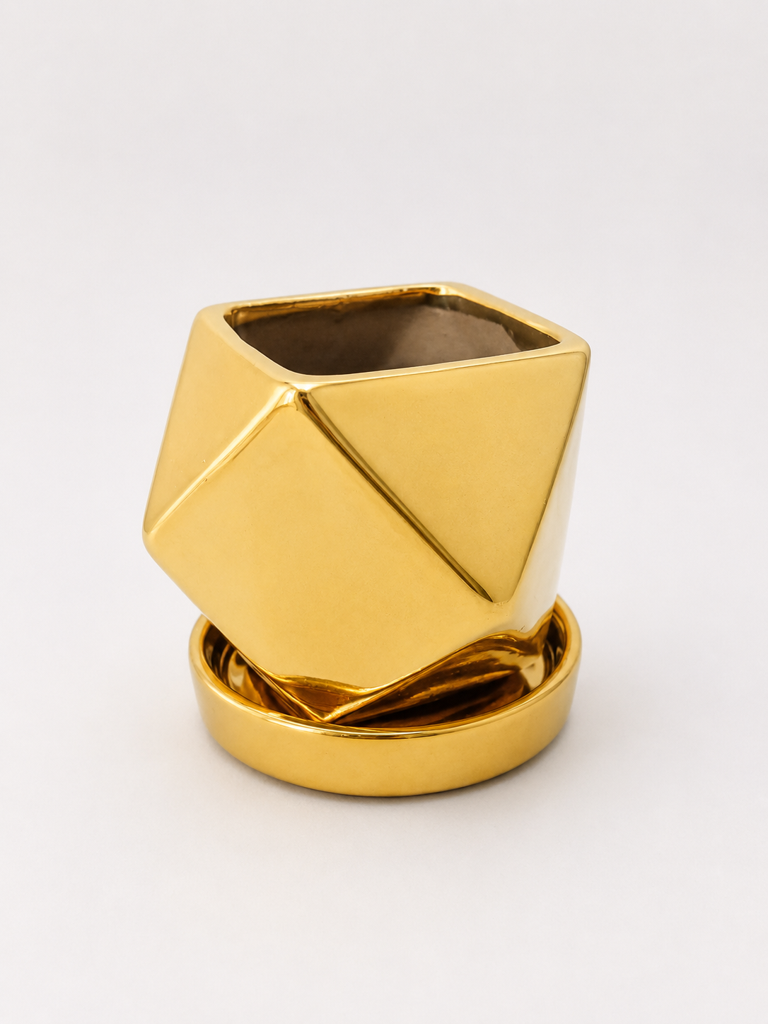 Stylish Gold Table Pot